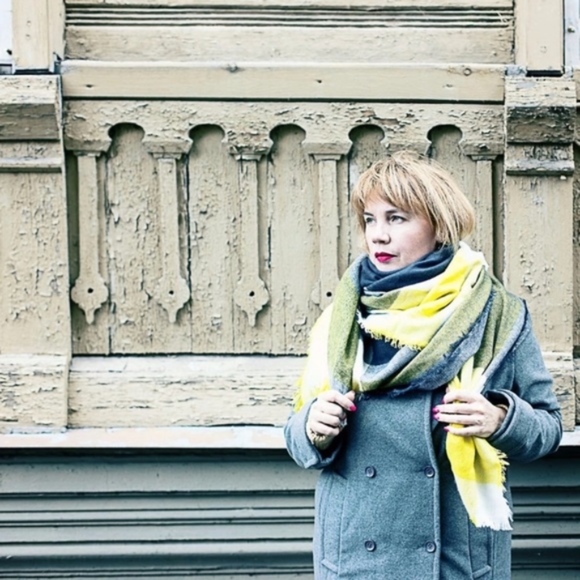 "Betty is My Name" (CLOSING CLOSET SALE) - Picture 7 of 7